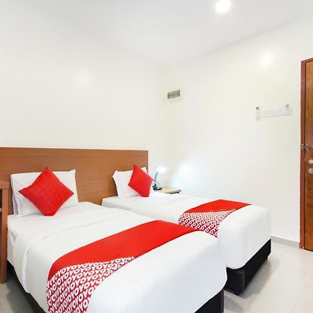 Lawten Hotel Malacca Buitenkant foto