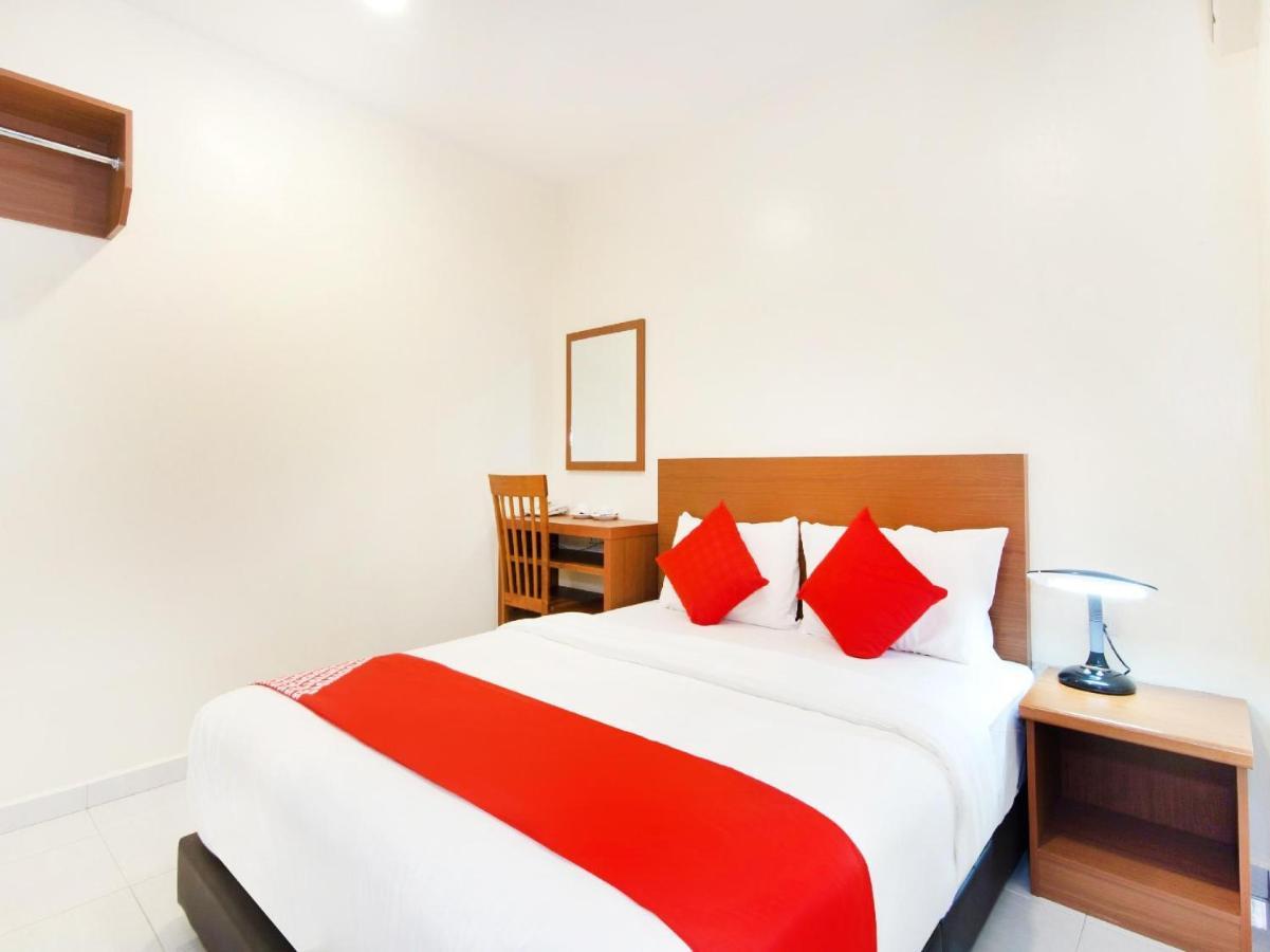 Lawten Hotel Malacca Buitenkant foto