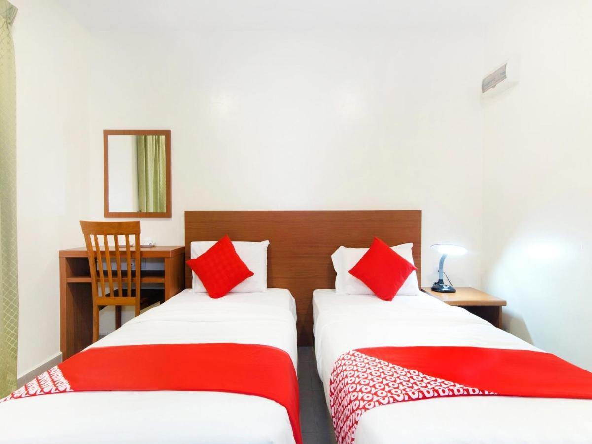 Lawten Hotel Malacca Buitenkant foto